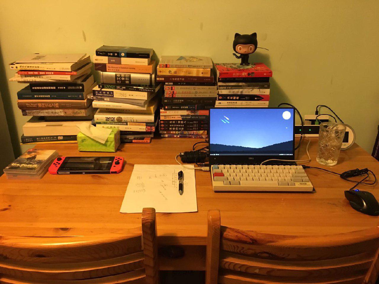 desk1.jpg